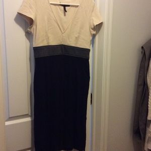 Bcbg stretch v neck dress